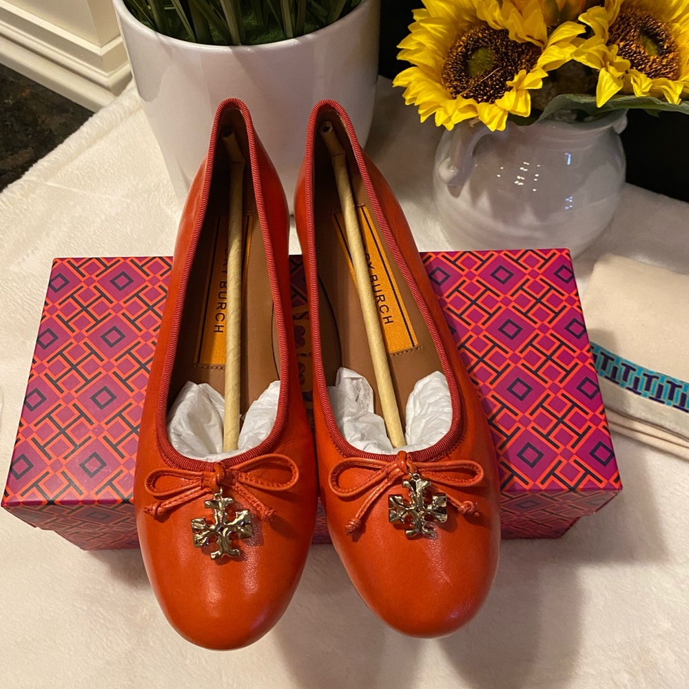 🎉NEW🎉Tory Burch Charm Ballet Flats